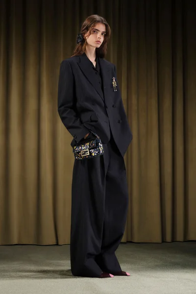 Look 3